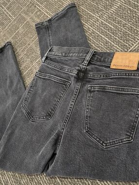 Aritzia Denim Forum Arlo High Rise Straight Jeans 24     26Long